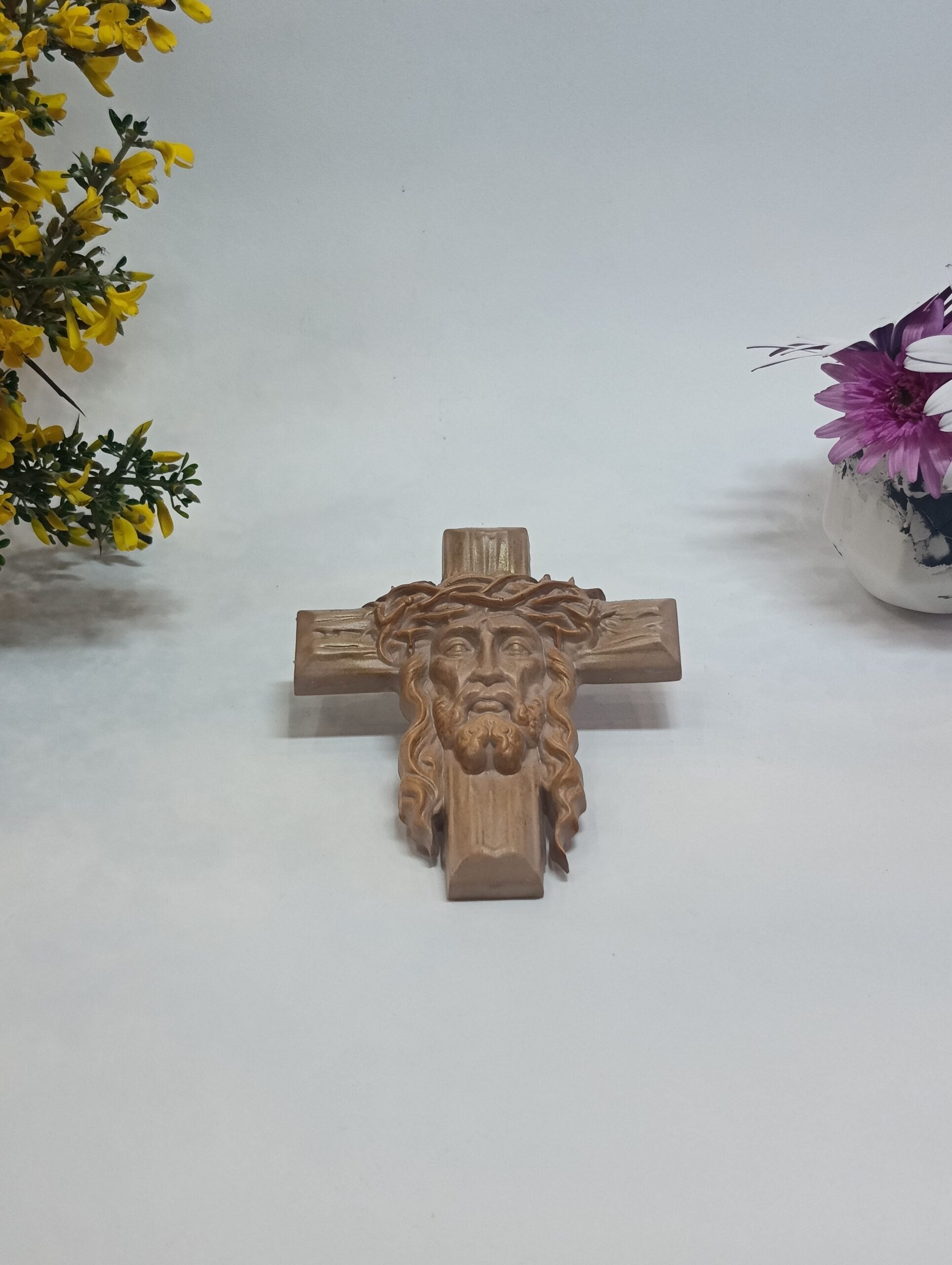 stauros-toixou-me-anaglufo-xristo